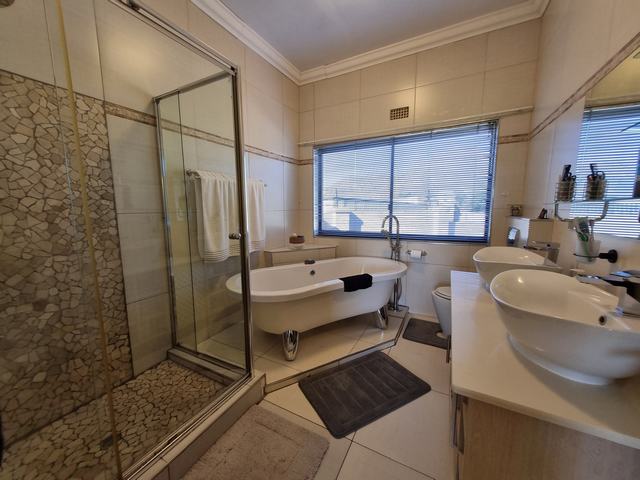 5 Bedroom Property for Sale in Wolseley Western Cape